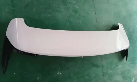 Спойлер белый