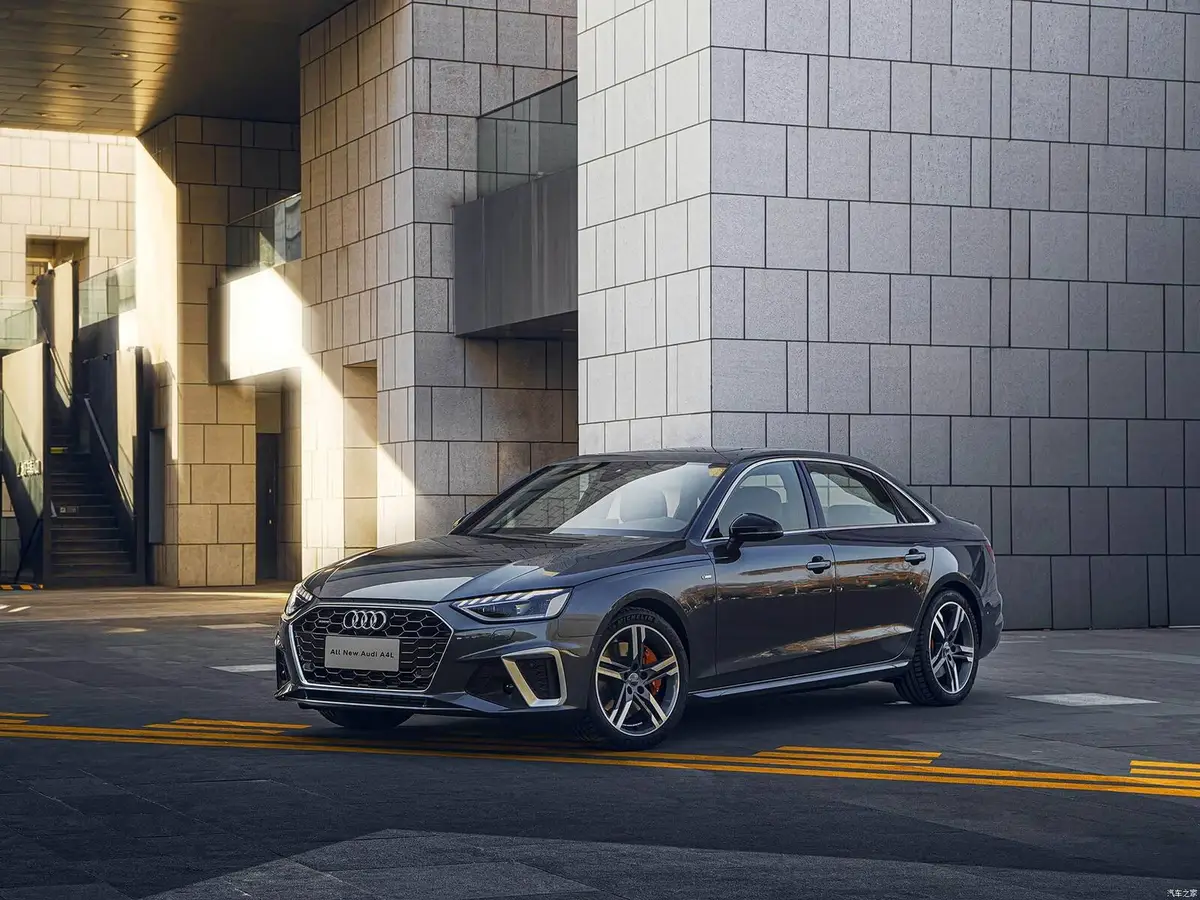 Audi A4L (Ауди A4L) из Китая под заказ — Как проверяем базовую версию и хранение новых машин