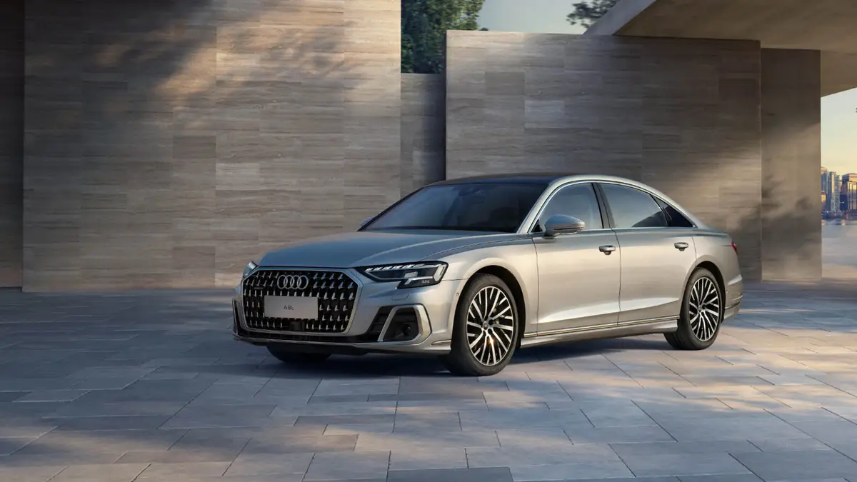 Audi A8 (Ауди A8) из Китая под заказ — вид спереди в три четверти
