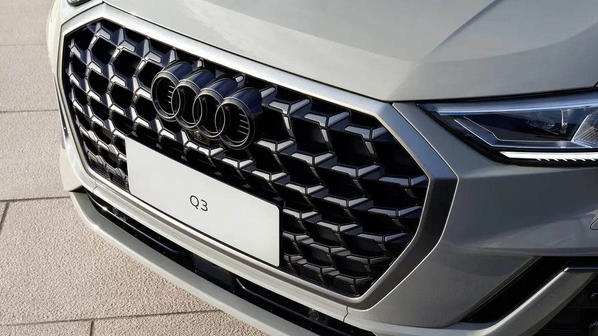 Audi Q3 (Ауди Q3) из Китая под заказ — Полноприводная Q3 на 220 л.с.: версия 45 TFSI quattro