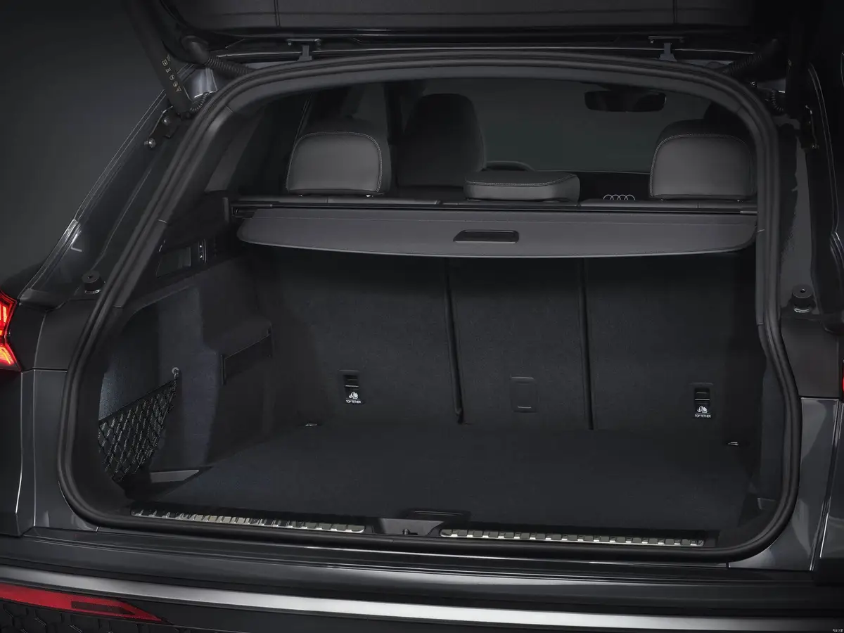 Audi Q5L (Ауди Q5L) из Китая под заказ — багажник