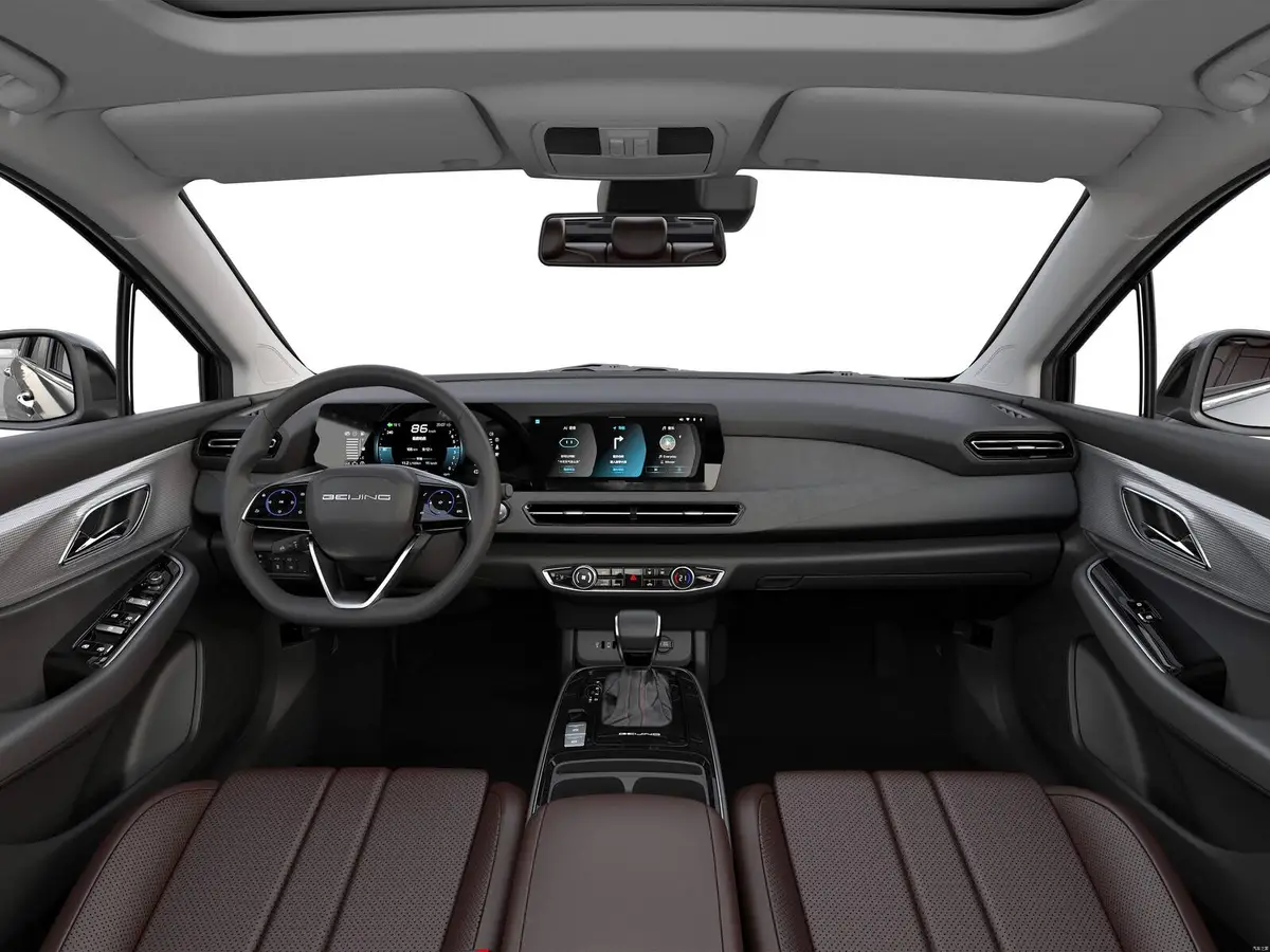 BAIC U5 Plus (БАИК U5 Плюс) из Китая под заказ — Салон BAIC U5 Plus: задний ряд и багажник