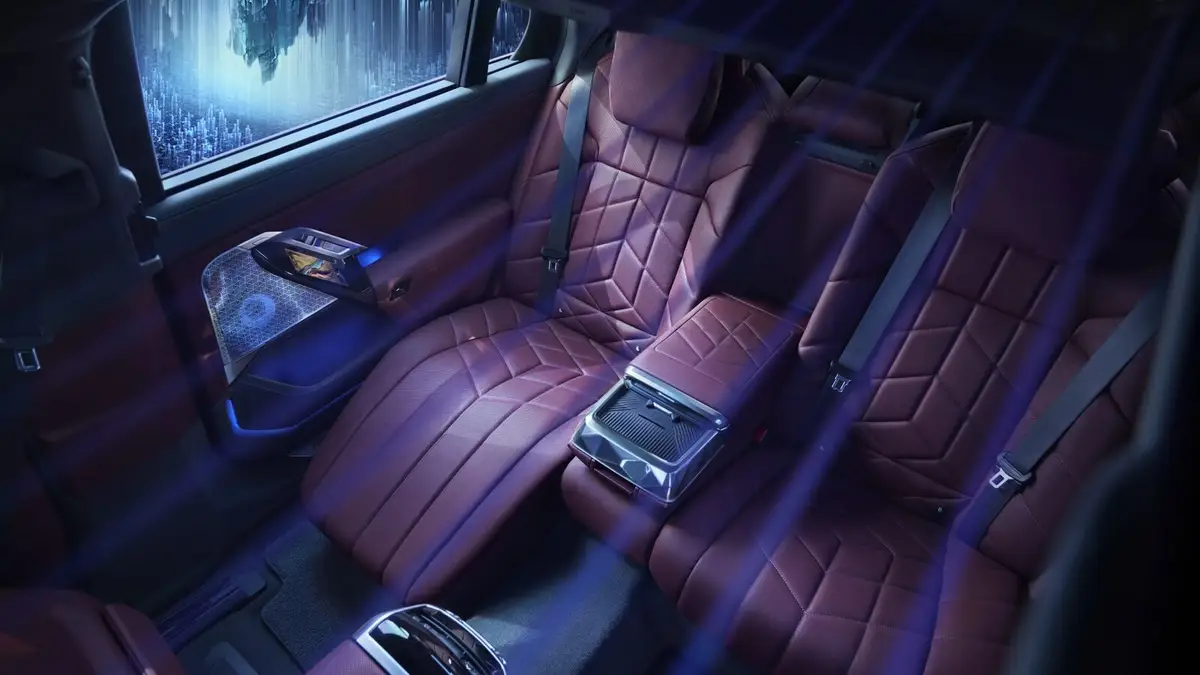 BMW 7 серии из Китая под заказ — Багажник, масса и клиренс BMW 7 серии