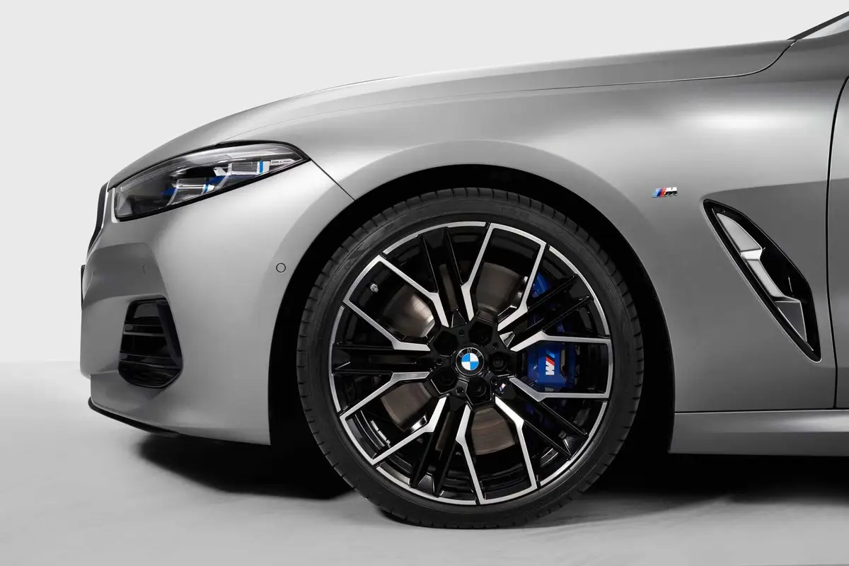 BMW 8 серии из Китая под заказ — Колесо и тормозной механизм