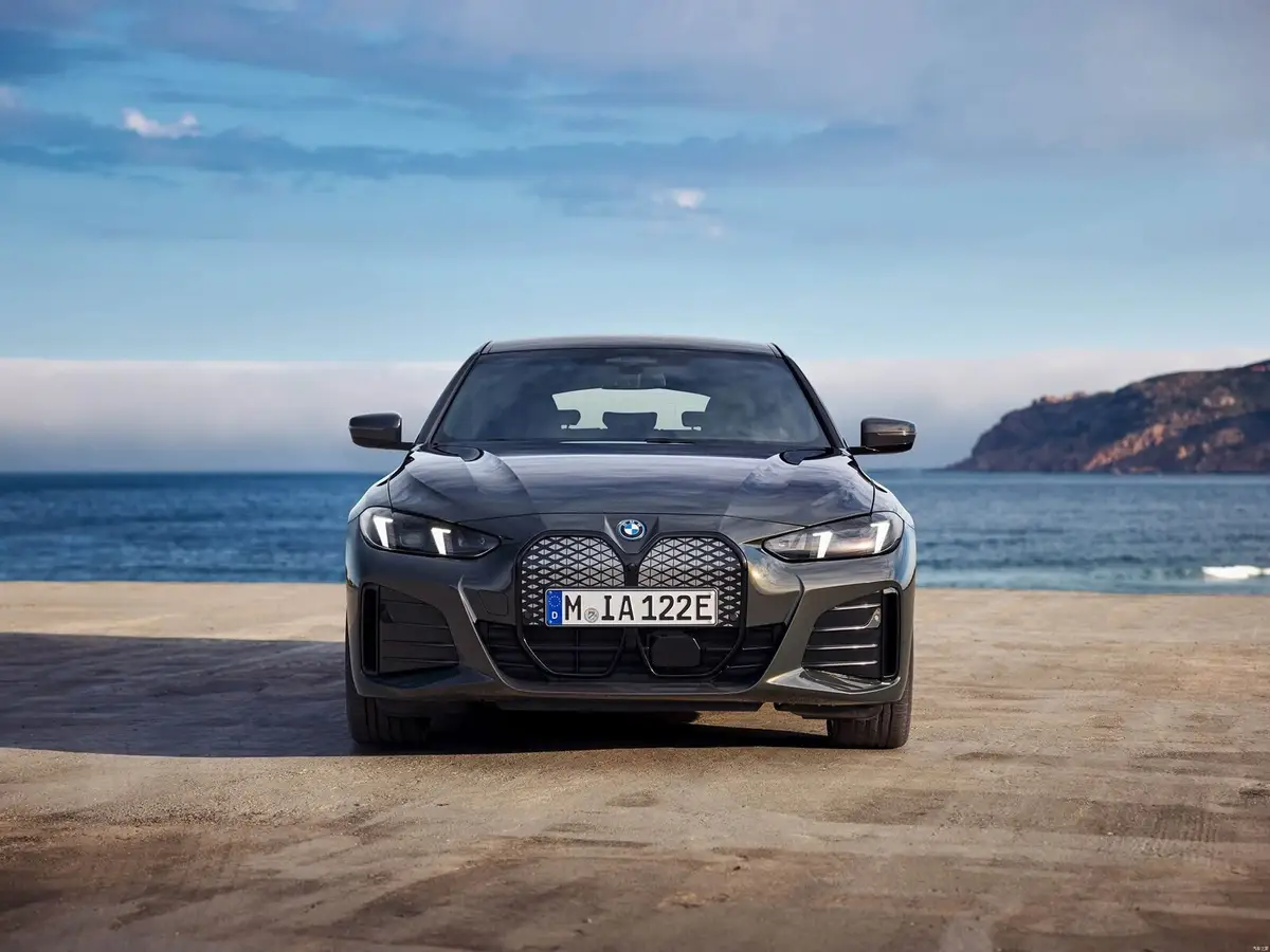 BMW i4 из Китая под заказ — Оснащение i4 из Китая: что бывает в машине