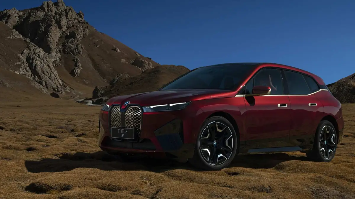 BMW iX из Китая под заказ — Новых iX в России не бывает