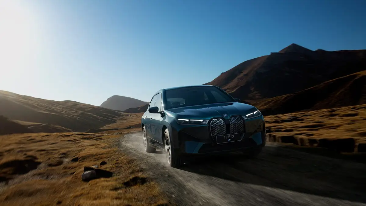 BMW iX из Китая под заказ — Батарея и запас хода BMW iX по версиям