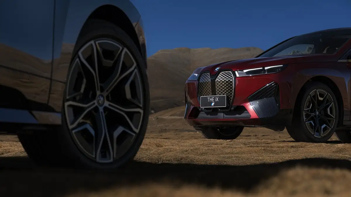 BMW iX из Китая под заказ — Оснащение iX xDrive45 и что добавляют пакеты