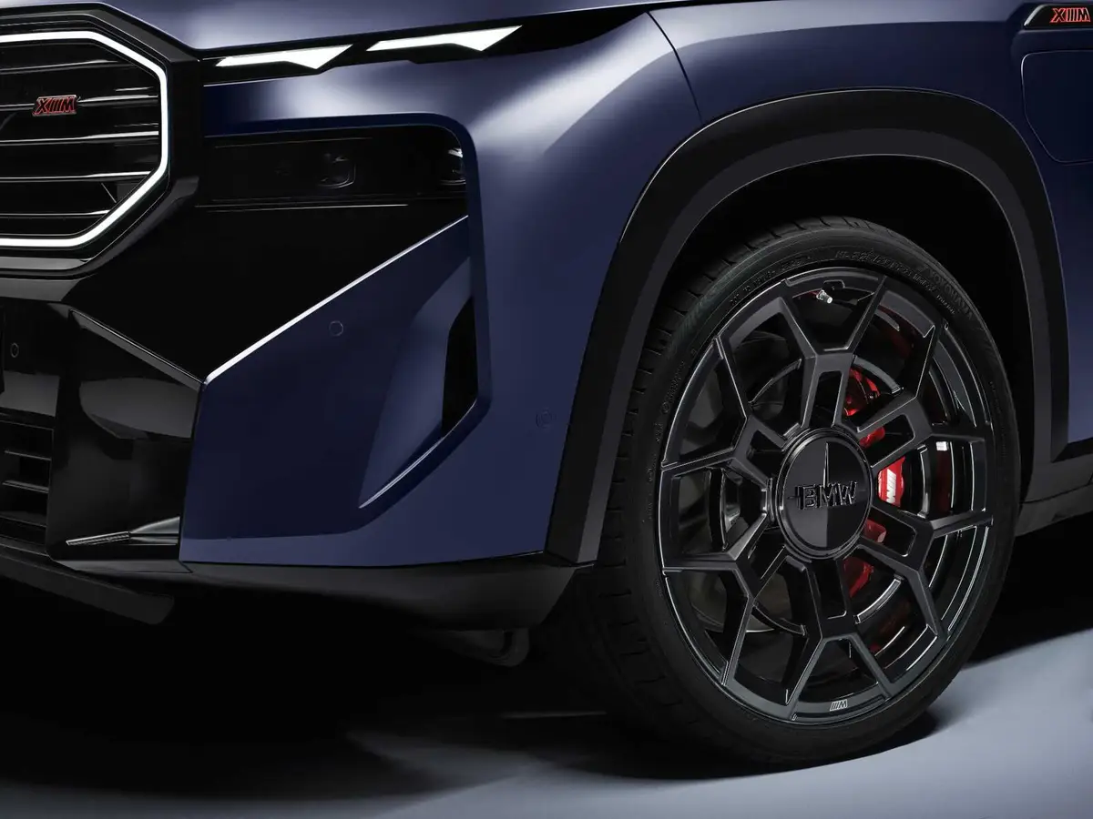 BMW XM (БМВ XM) из Китая под заказ — Колесо и тормоза