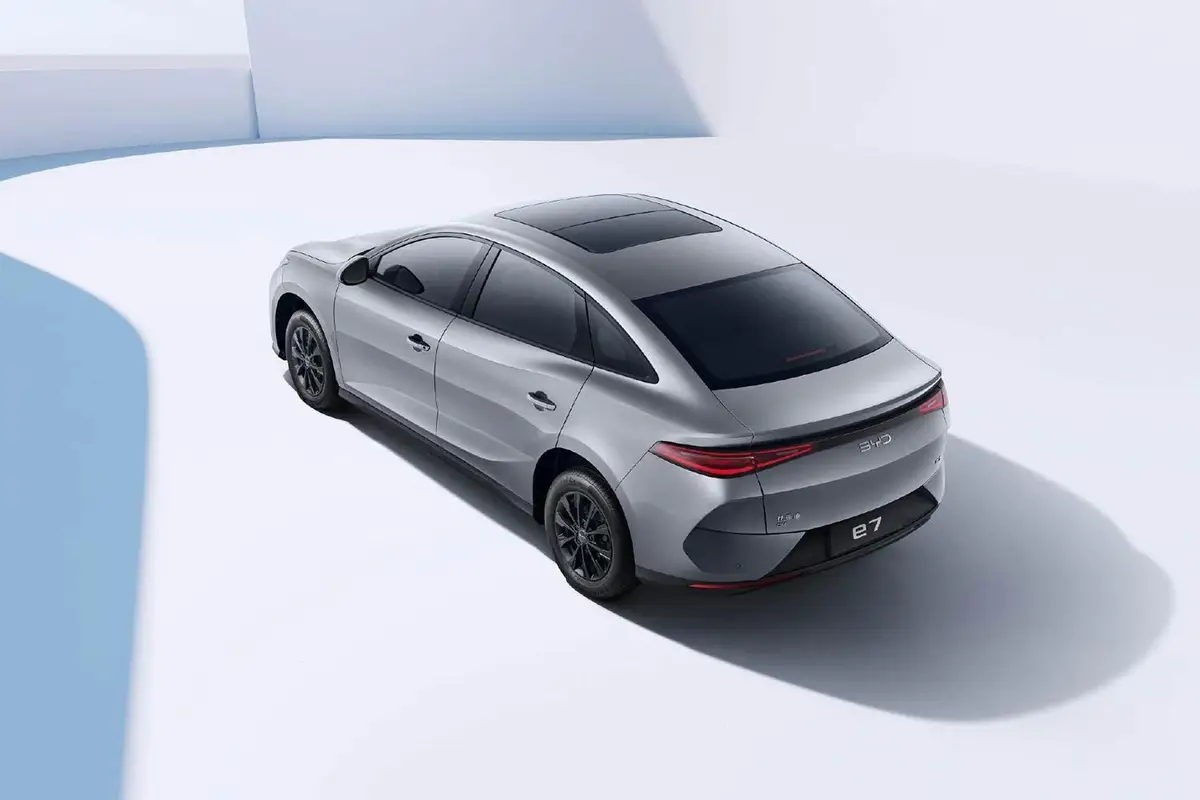 BYD E7 из Китая под заказ — Как E7 выглядит внутри линейки BYD