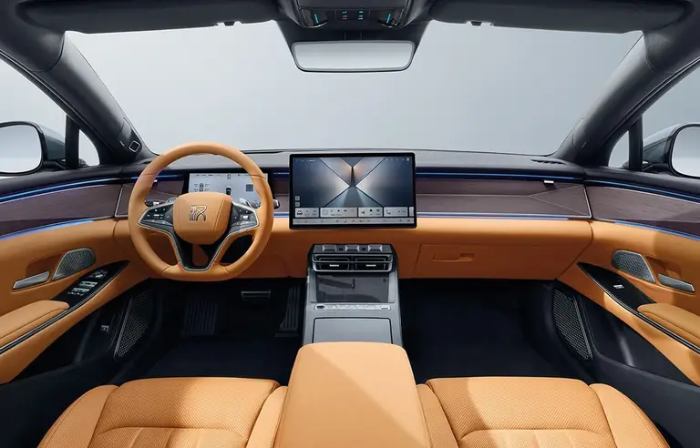 BYD Han L из Китая под заказ — Салон BYD Han L: база 2 970 мм и экран DiLink