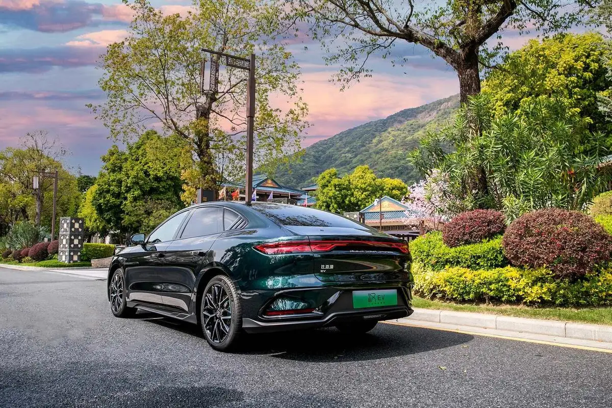 BYD Han и Han L из Китая под заказ — Четыре версии Han L: какую выбрать