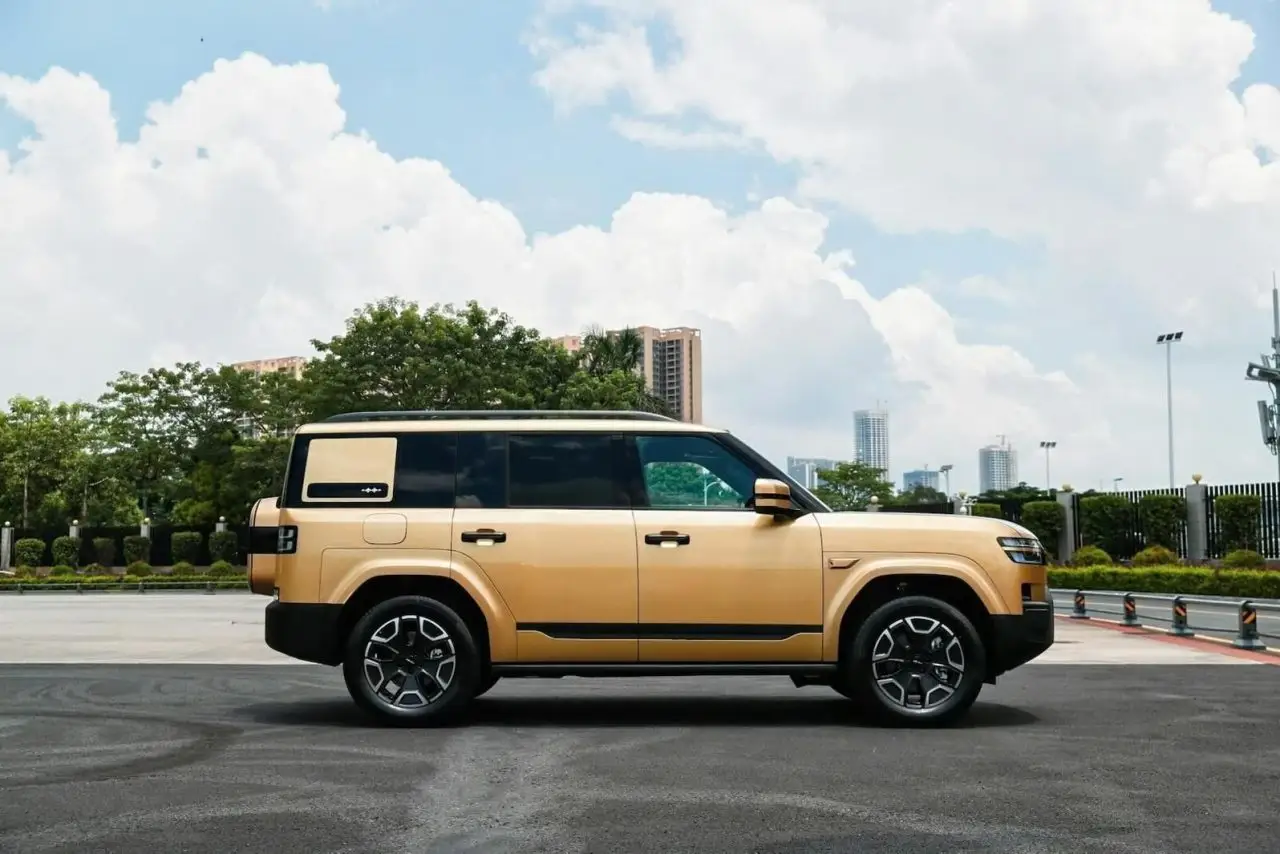 BYD Leopard 7 (БИД Леопард 7) из Китая под заказ — вид сбоку