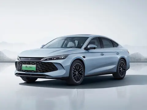 BYD Qin L DM-i и EV EV 470 км «Люкс»