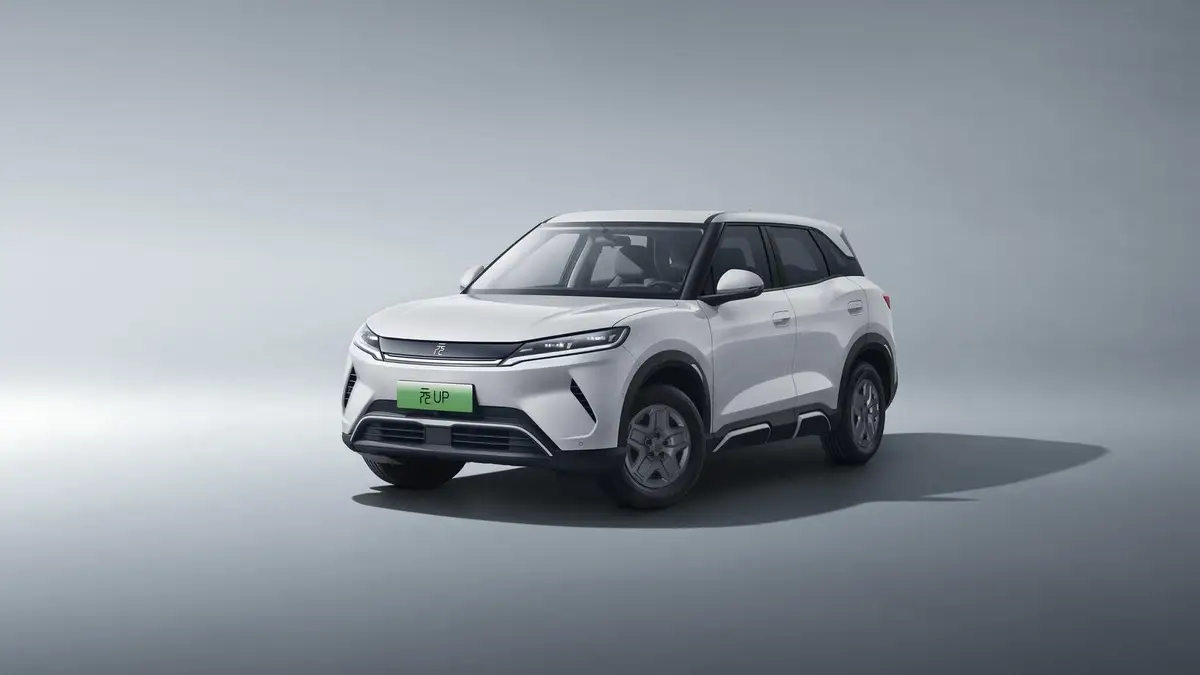 BYD Yuan Up из Китая под заказ — Кроссовер BYD Yuan Up на 4 310 мм, который можно заказать из Китая