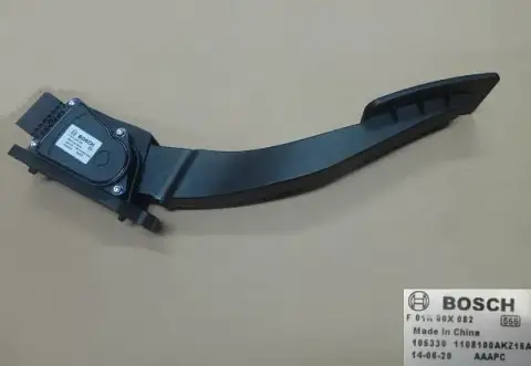 Педаль газа в сборе