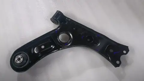 Передний нижний рычаг подвески левый