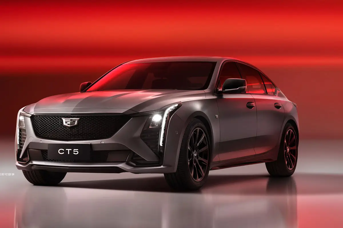 Cadillac CT5 (Кадиллак CT5) из Китая под заказ — вид спереди в три четверти
