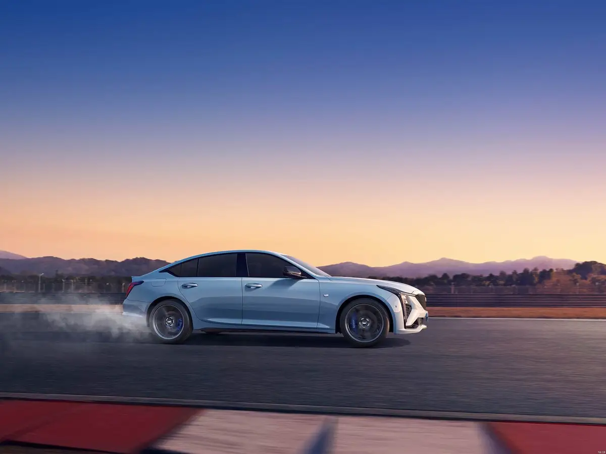 Cadillac CT5 (Кадиллак CT5) из Китая под заказ — Кузов и размеры седана