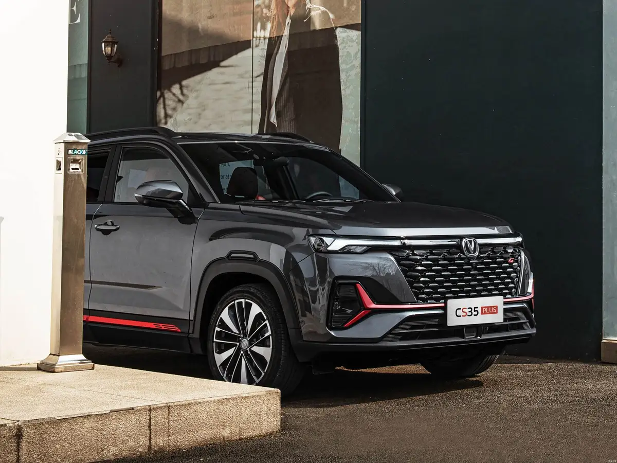 Changan CS35 Plus (Чанган CS35 Plus) из Китая под заказ — Парковка и повседневная практичность компактного кузова