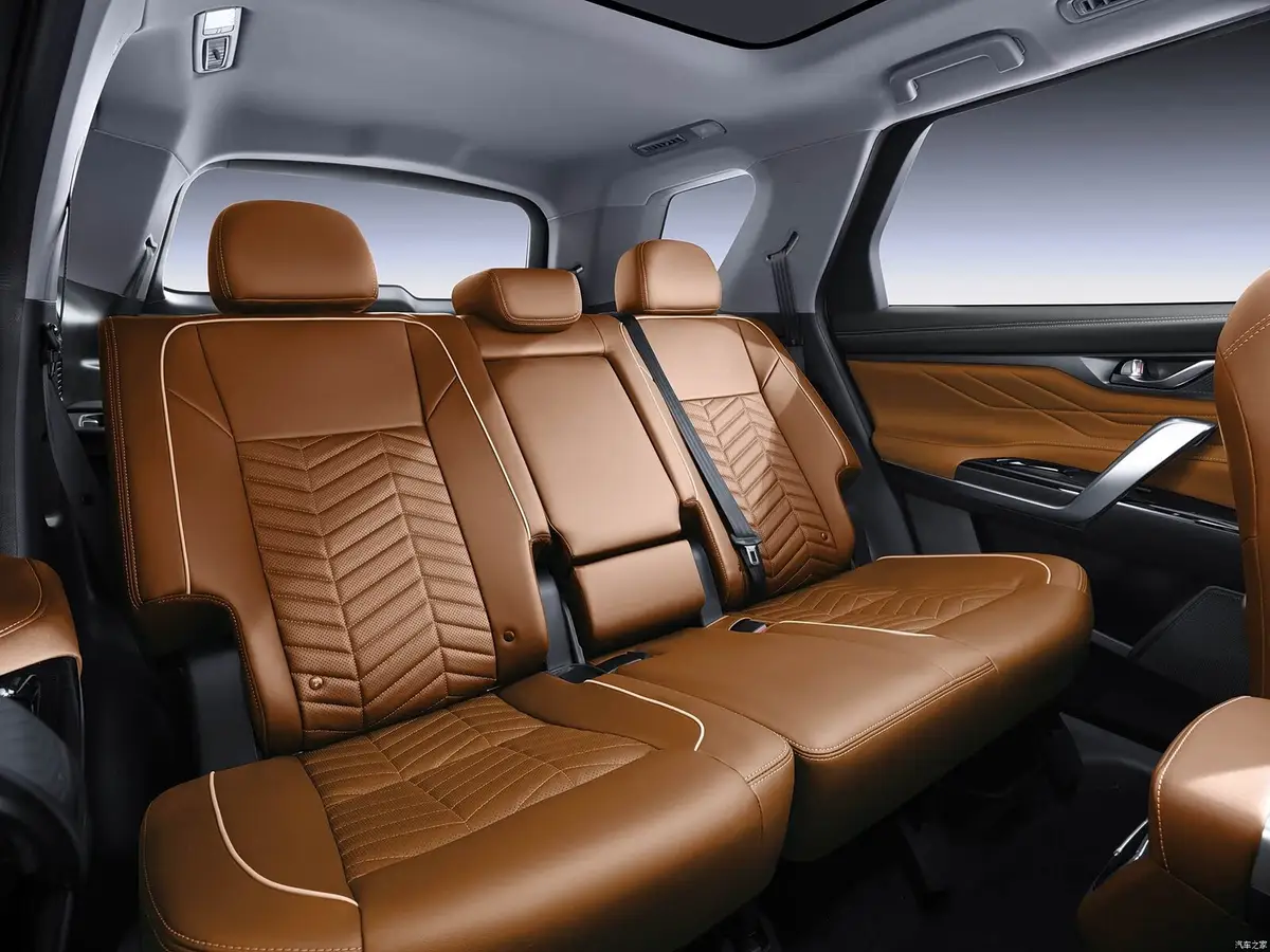 Changan CS95 (Чанган CS95) из Китая под заказ — сиденья, салон