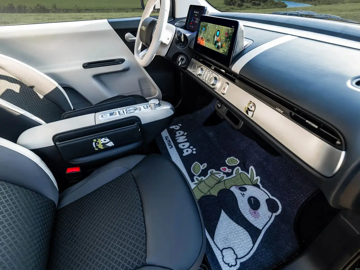 Changan Lumin (Чанган Люмин) из Китая под заказ — Салон Lumin: четыре места, 104 и 580 литров