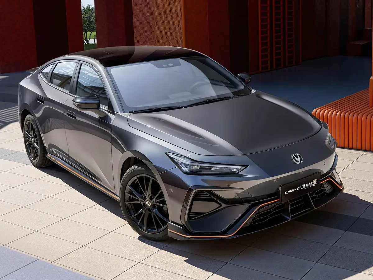Changan UNI-V (Чанган UNI-V) из Китая под заказ — Лифтбек третьего поколения: 4740 мм и 0,27 Cd