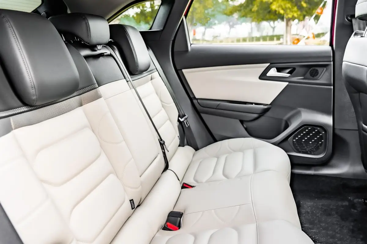Citroen C5 X (Ситроен C5 X) из Китая под заказ — Четыре версии C5 X: 150 или 175 л.с
