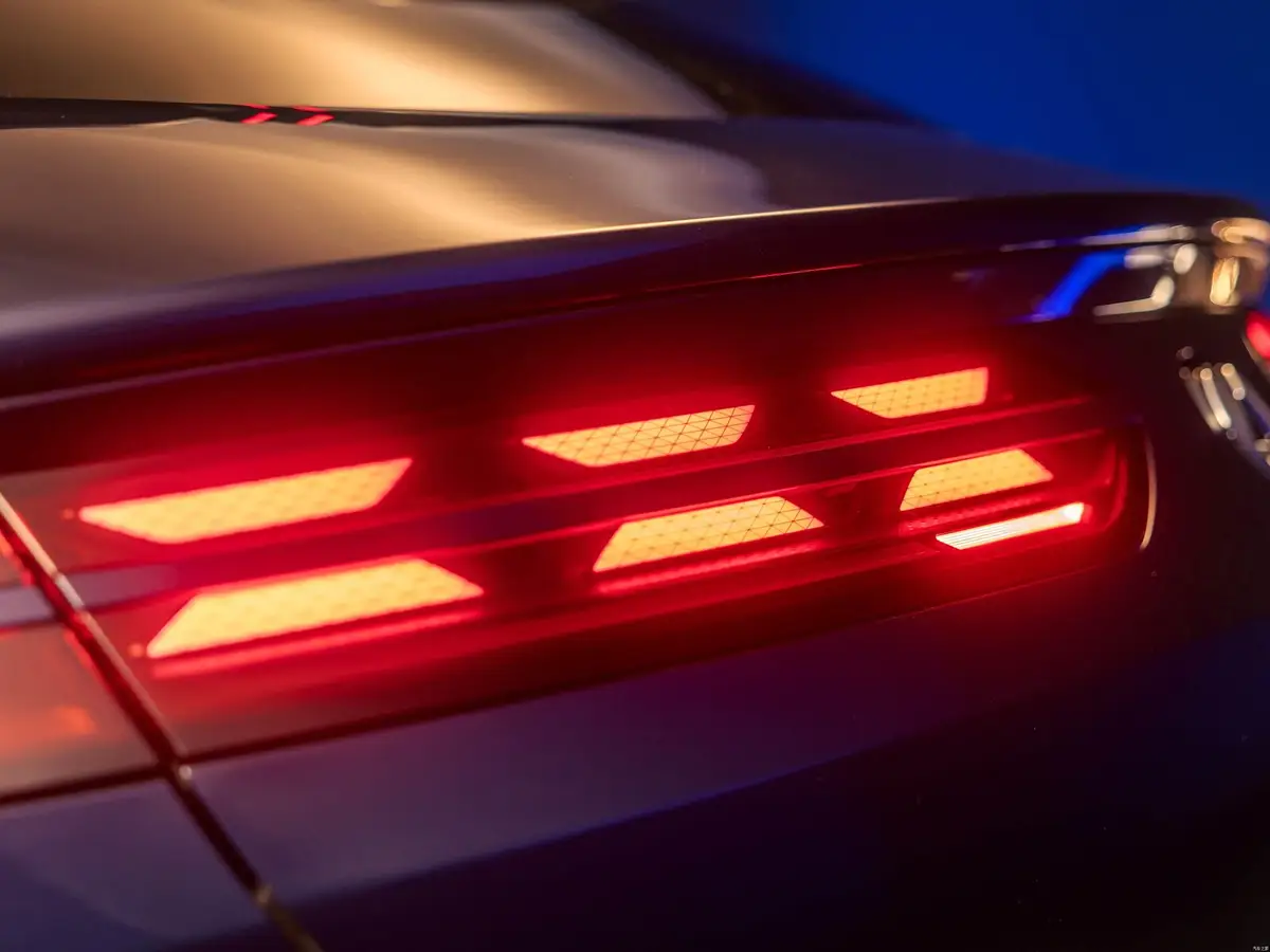 Denza Z9 GT (Денза Z9 GT) из Китая под заказ — С кем сравнивать Denza Z9 GT