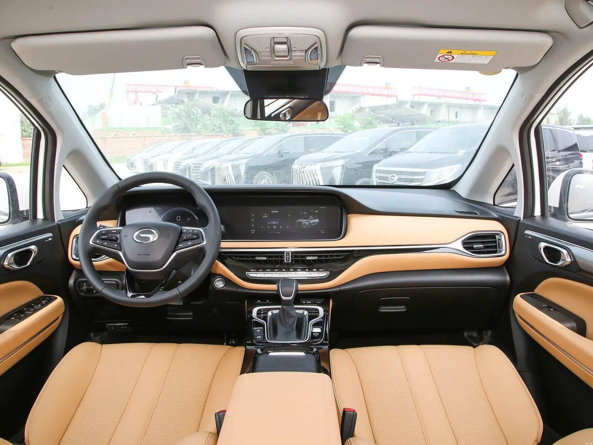 GAC M6 Pro (ГАК M6 Про) из Китая под заказ — Салон GAC M6 Pro: три ряда и капитанские кресла