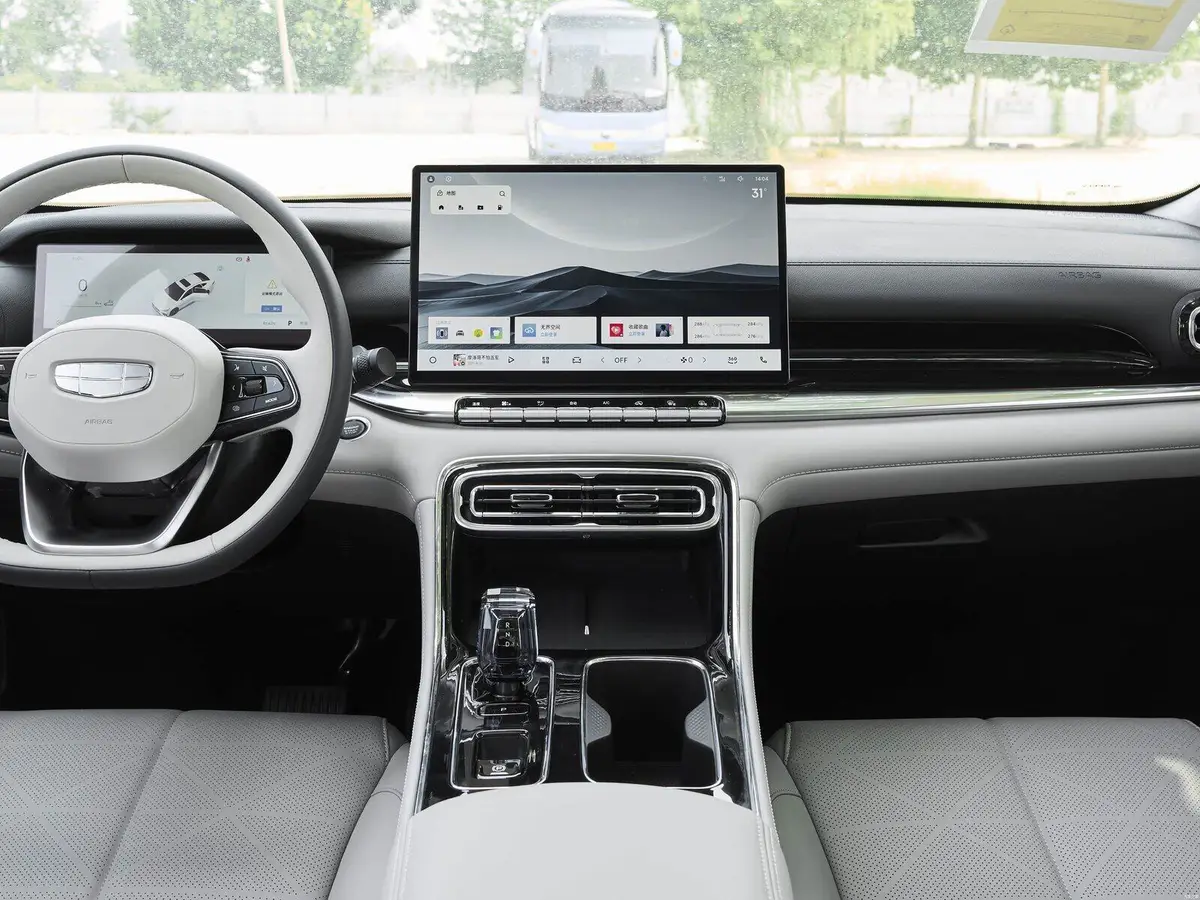 Geely Emgrand (Джили Эмгранд) из Китая под заказ — Русификация мультимедиа Emgrand перед выдачей