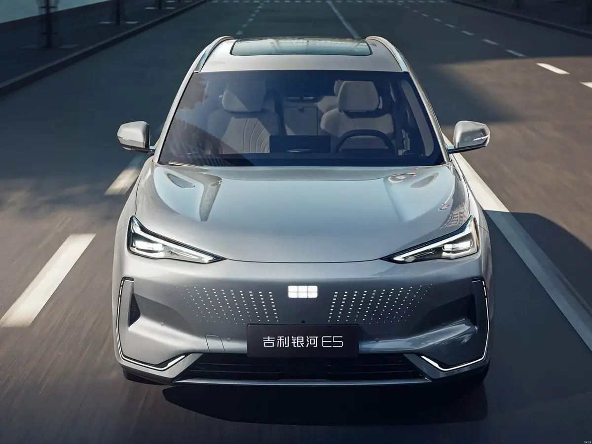 Geely EX5 (Galaxy E5) из Китая под заказ — Ассистенты Geely EX5 второго уровня и как машина ведёт себя в мороз