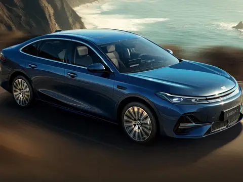 Geely Galaxy A7 EM-i 70km «Старт»