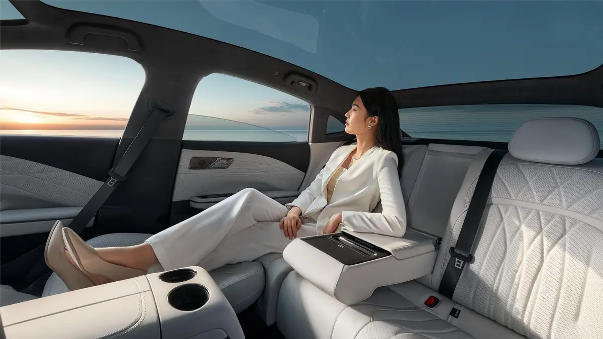 Geely Galaxy E8 из Китая под заказ — Габариты, багажник и место в салоне Geely Galaxy E8