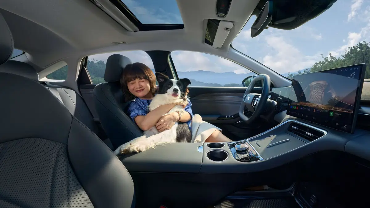 Geely Galaxy L6 из Китая под заказ — Цена Geely Galaxy L6 под ключ