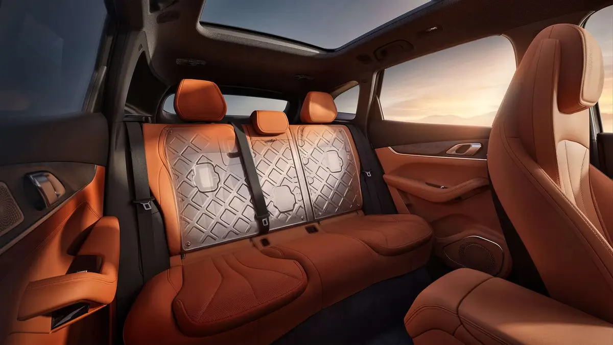 Geely Galaxy M7 (Джили Галакси M7) из Китая под заказ — Кресла с массажем и русский язык в M7
