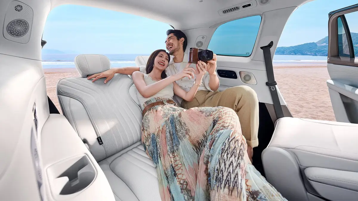 Geely Galaxy M9 (Джили Галакси M9) из Китая под заказ — Сравнение M9 с Denza N9, Lynk & Co 900 и Aito M8