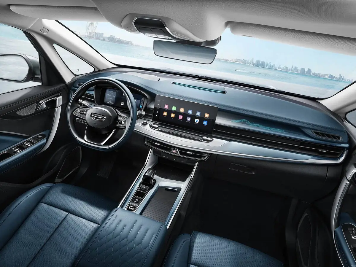 Geely Jiaji из Китая под заказ — салон
