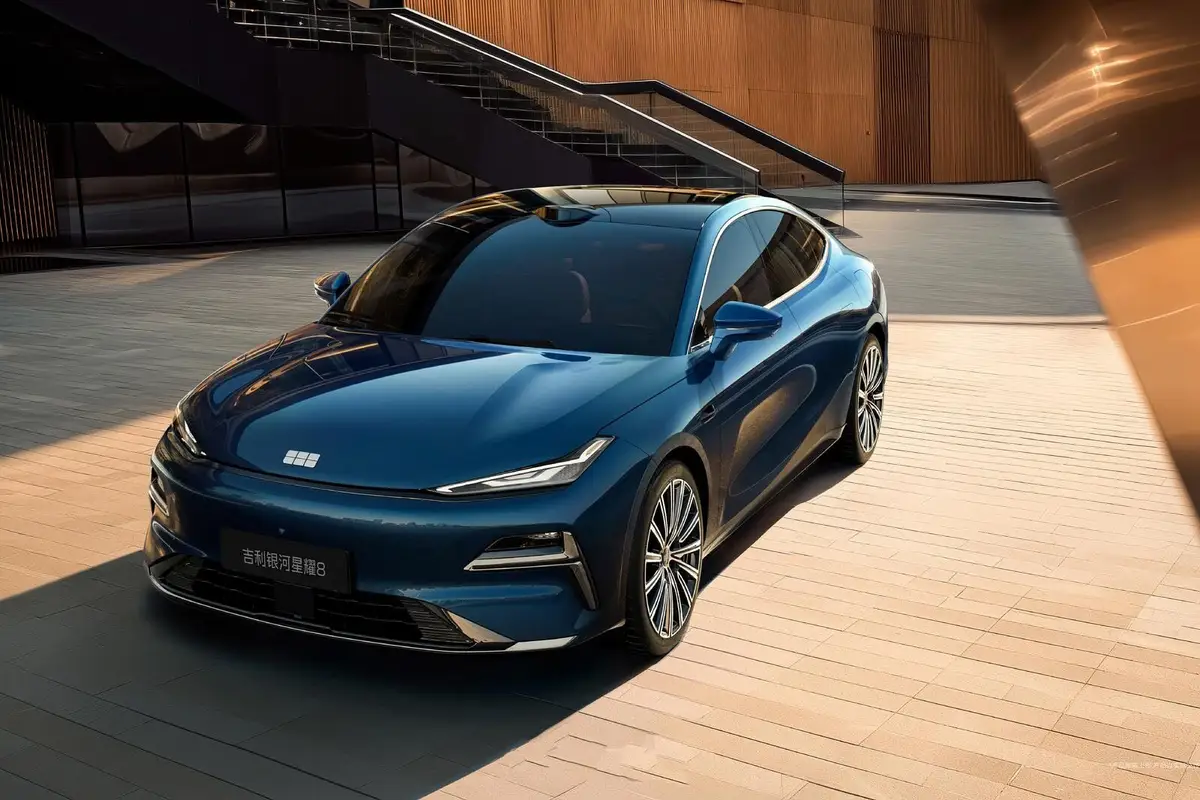 Geely Galaxy Starshine 8 из Китая под заказ — На трассе со Starshine 8: экономичный гибрид