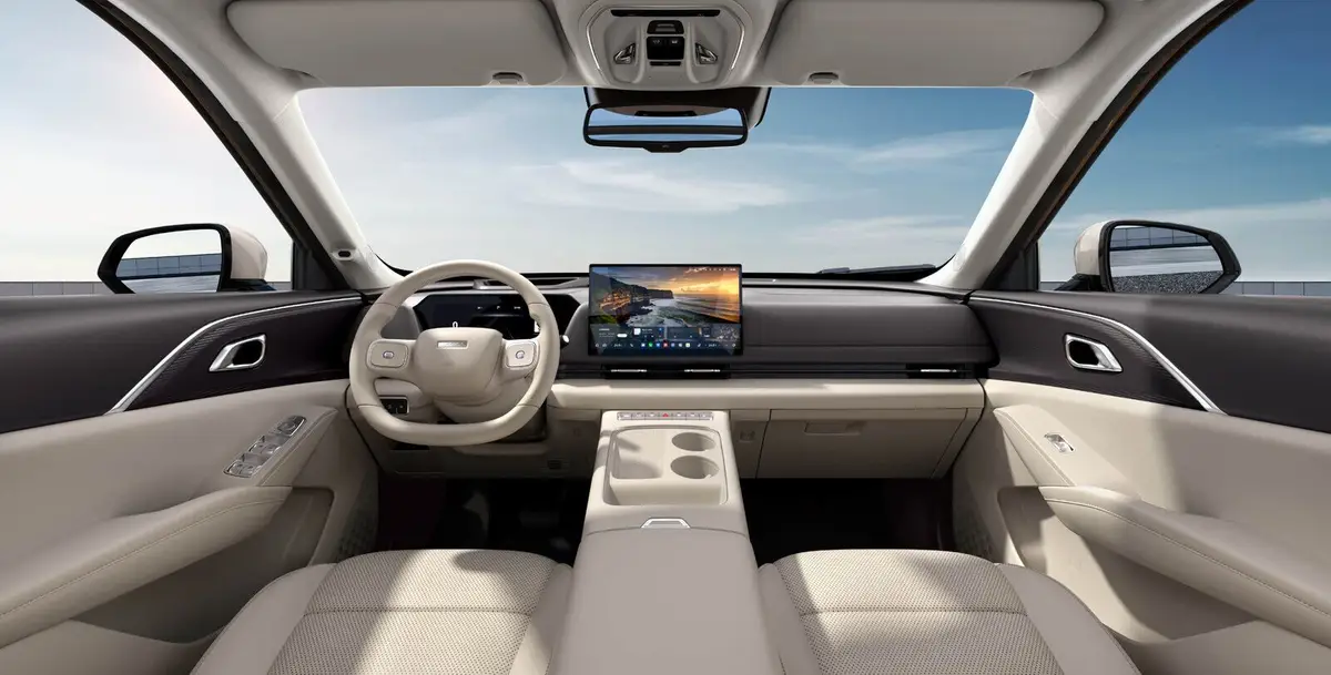 Haval Xiaolong Max из Китая под заказ — Салон Хавал Сяолун Макс: база 2810 мм и два экрана