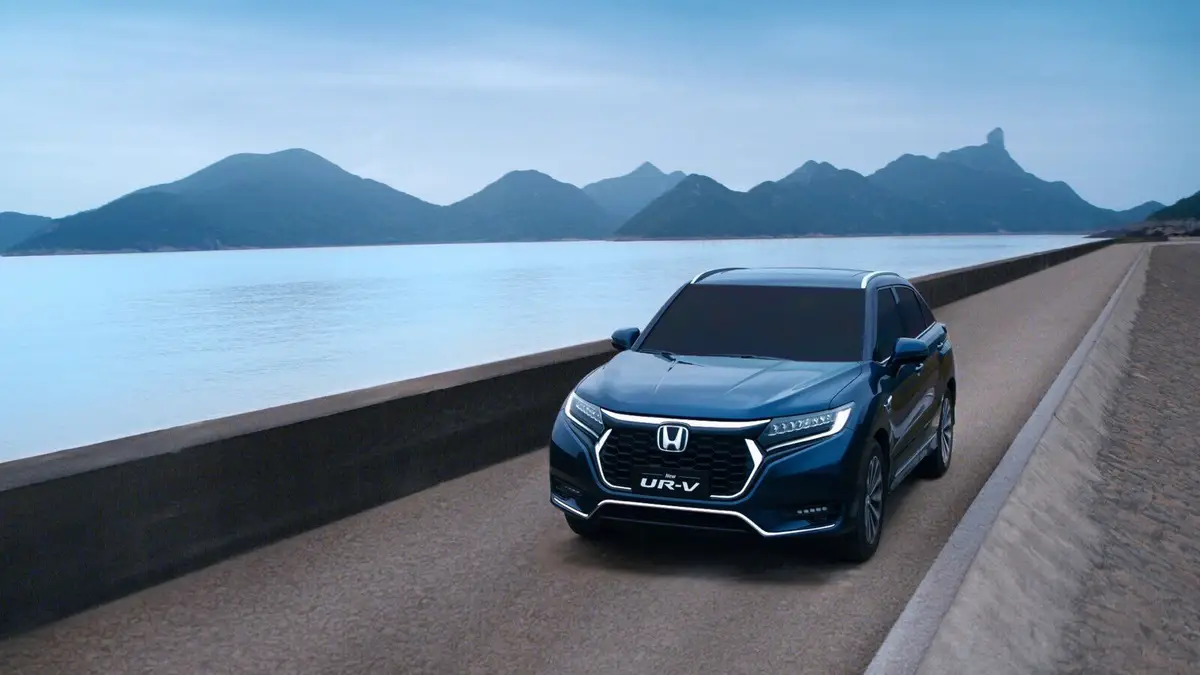 Honda UR-V (Хонда UR-V) из Китая под заказ — вид спереди в три четверти