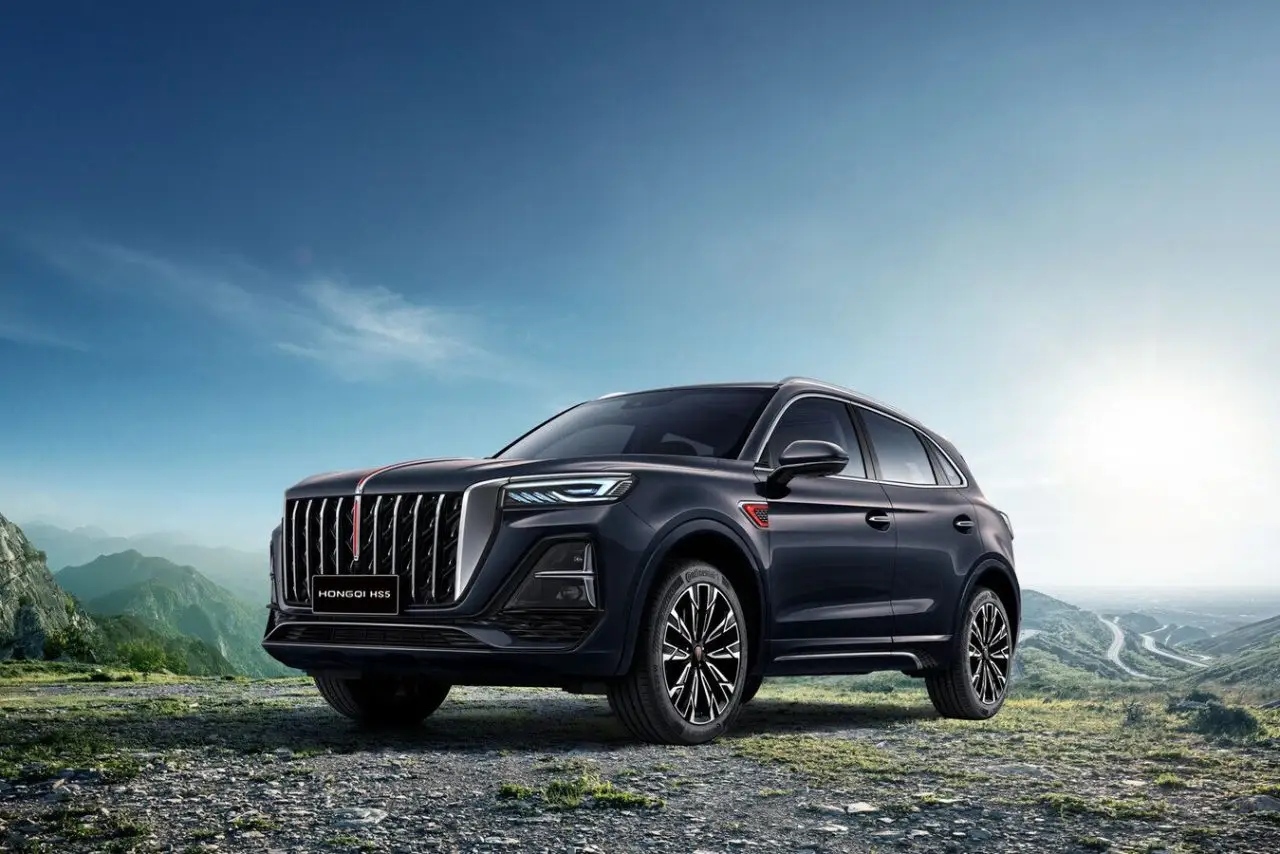Hongqi HS5 (Хончи HS5) из Китая под заказ — вид спереди в три четверти