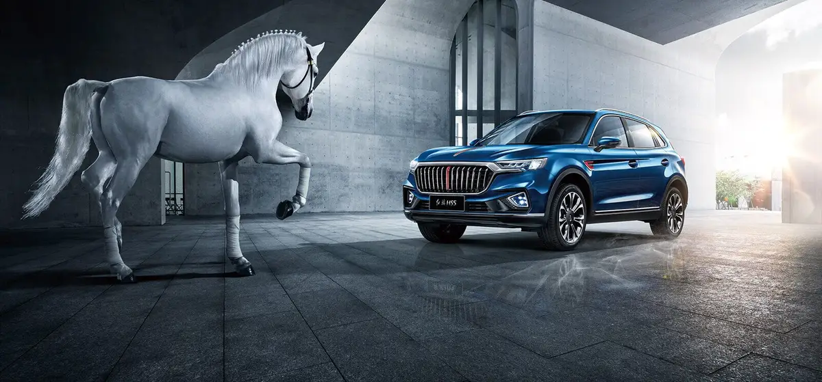 Hongqi HS5 (Хончи HS5) из Китая под заказ — Внешность Hongqi HS5: вертикальные ламели и флаг с подсветкой