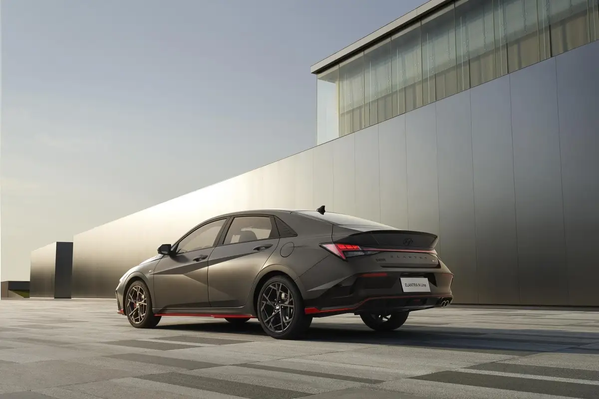Hyundai Elantra (Хендай Элантра) из Китая под заказ — салон