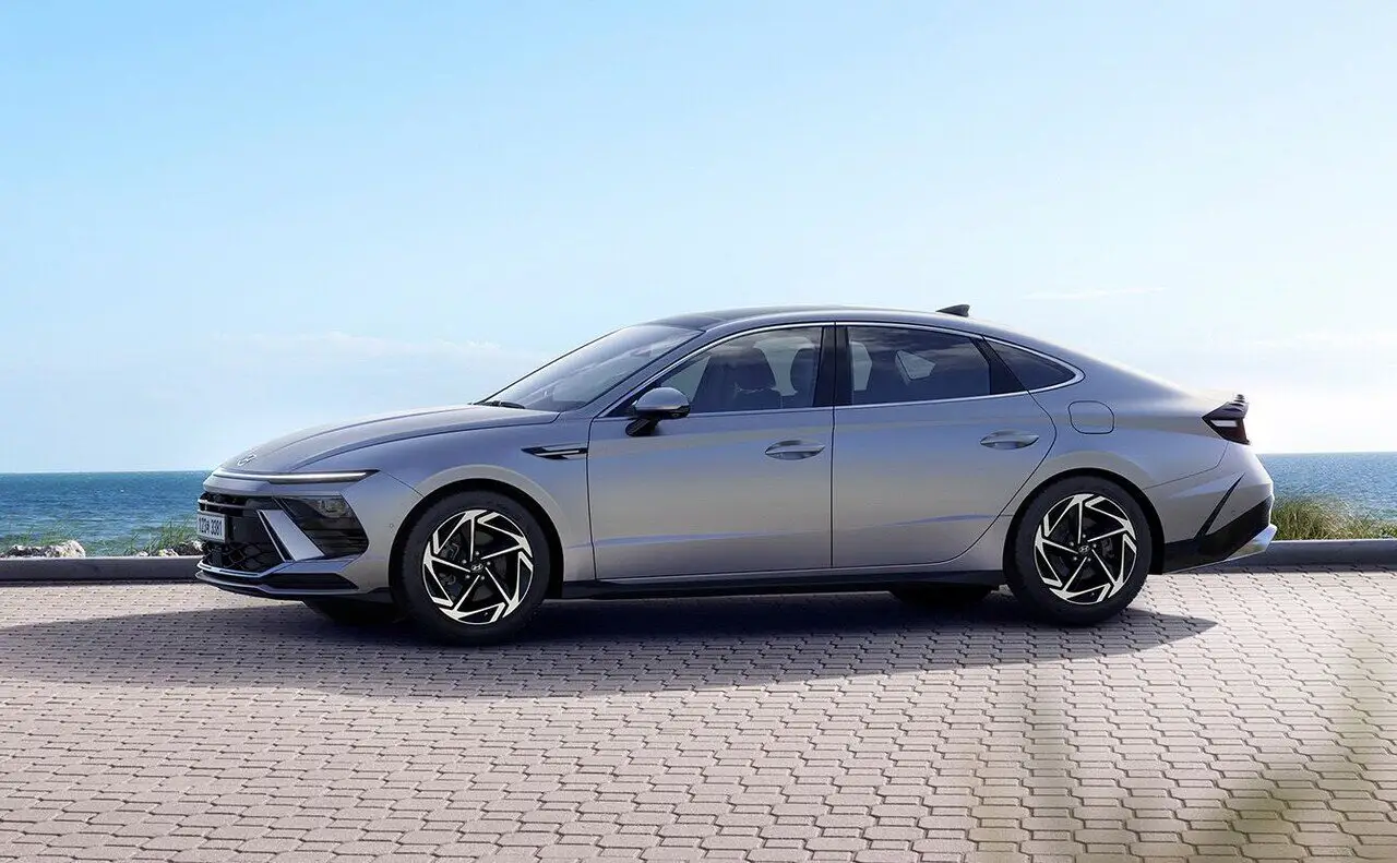 Hyundai Sonata (Хендай Соната) из Китая под заказ — вид спереди в три четверти