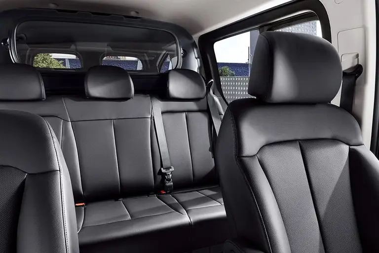 Hyundai Staria (Хендай Стария) из Кореи под заказ — Второй ряд кресел, салон