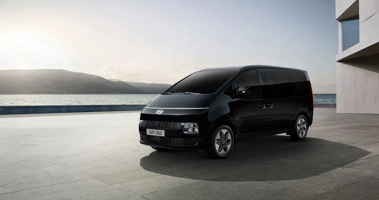 Hyundai Staria (Хендай Стария) из Кореи под заказ — вид спереди в три четверти