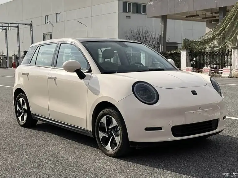 JAC Yttrium 3 из Китая под заказ — История модели: на рынке с 2023 года