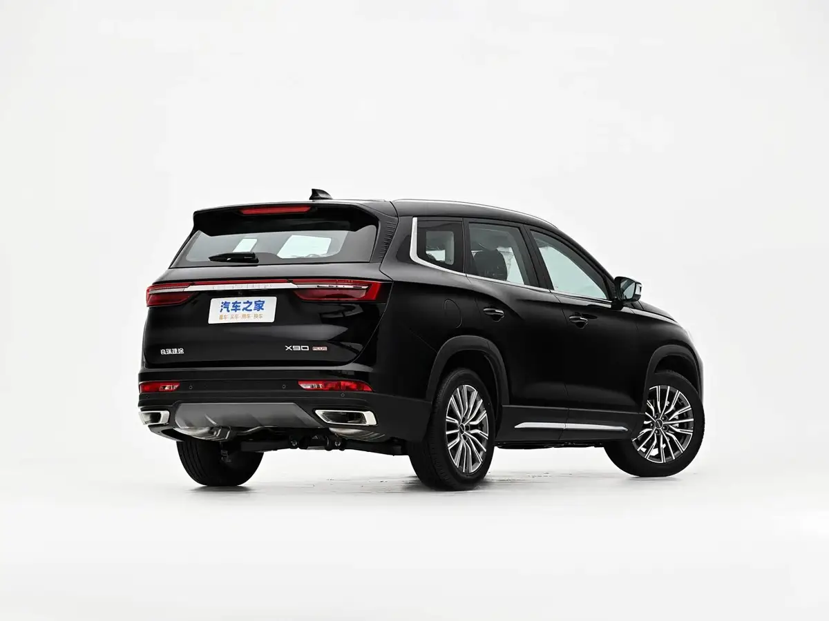 Jetour X90 Plus (Джетур X90 Plus) из Китая под заказ — 2025 — задняя часть кузова справа