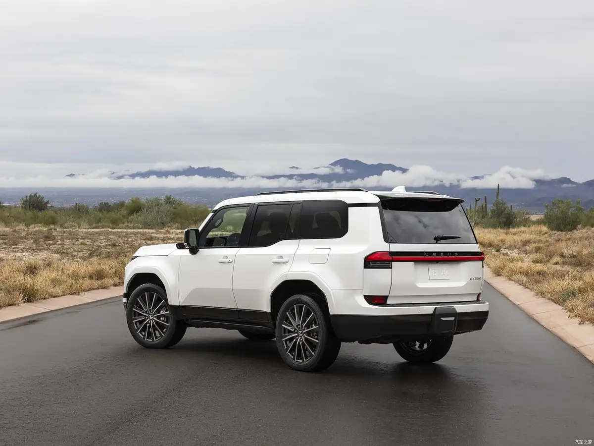 Lexus (Лексус) под заказ из ОАЭ — Prestige, Platinum и Overtrail: чем различаются версии